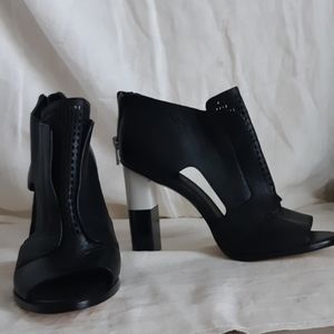 Calvin Klein kissa open toe bootie